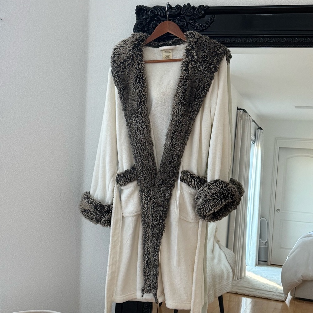 Pottery Barn | Women’s Faux Fur Gray Ombré Robe
